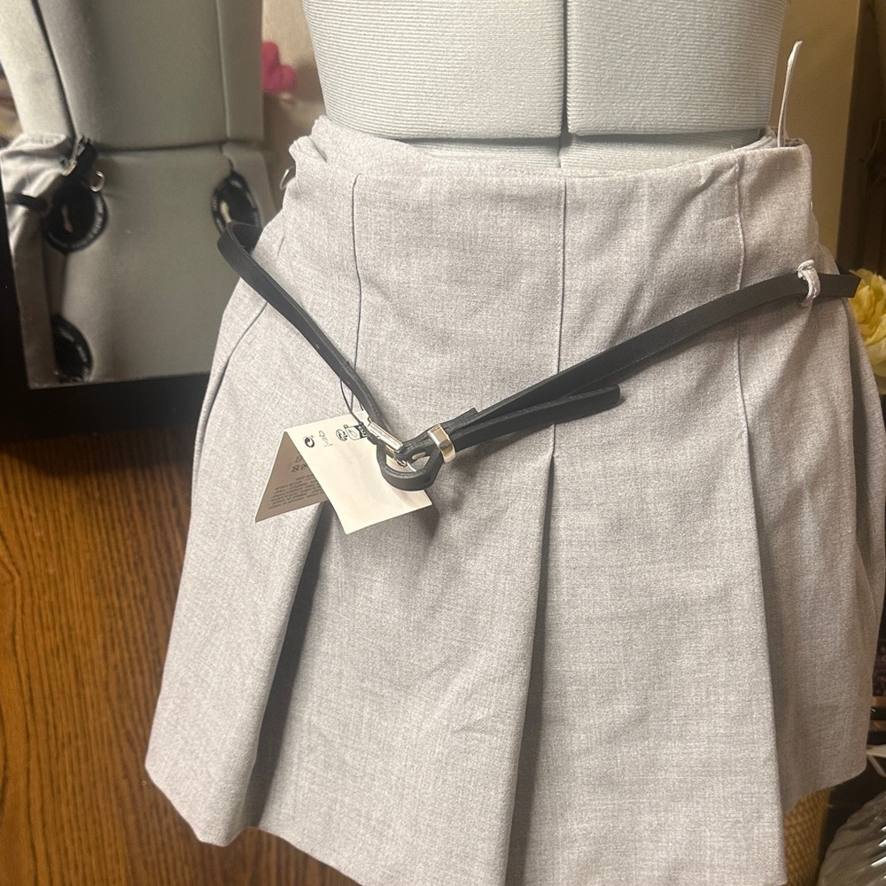 Zara Light Gray Skort with Black Belt